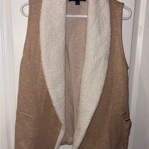 Tommy Hilfiger Tan and Cream Vest.